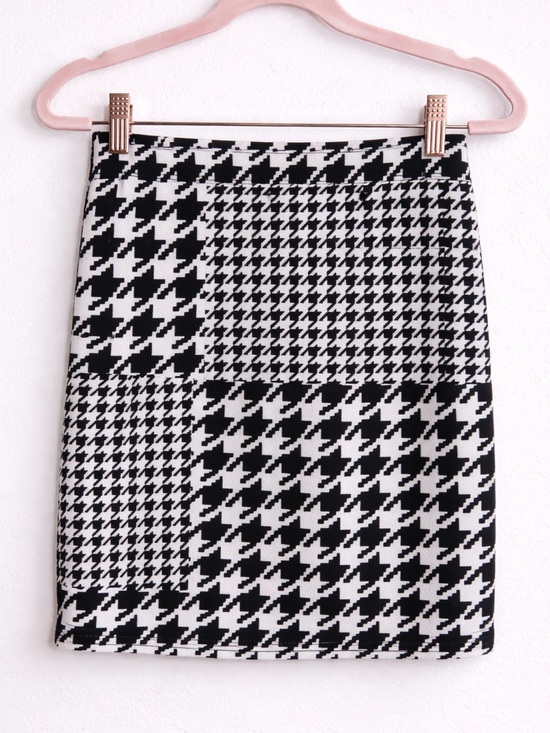 SHEIN Black & White Houndstooth Patchwork Pencil Skirt - Picture 4 of 4
